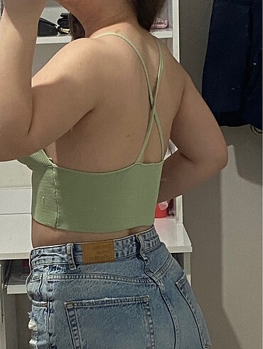 m Beden sırt detaylı yeşil crop top