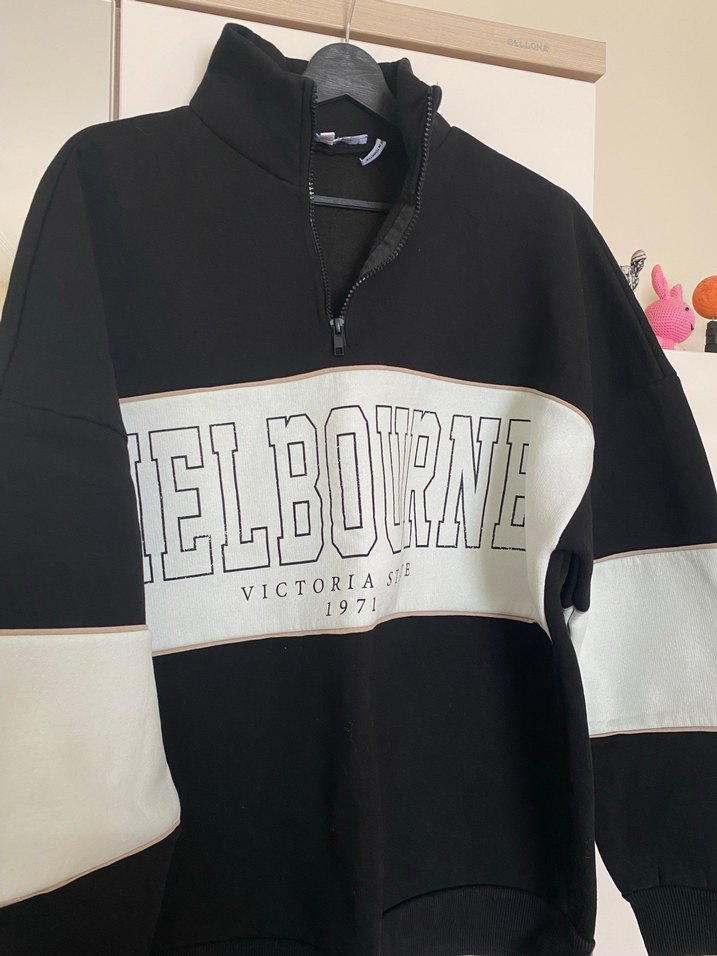 Yakalı Siyah Sweatshirt - Görsel 2