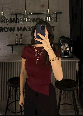 Bordo Yüksek Yakalı Kısa Kollu Bluz
