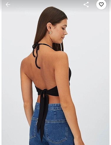 Stradivarius STR halka detaylı siyah renk crop top