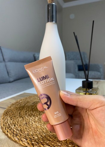 L'Oréal Lumi Lotion Kapatıcı & Aydınlatıcı