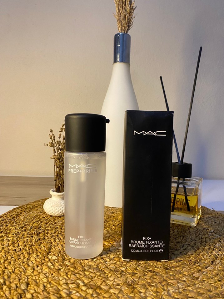 MAC Prep + Prime Fix+ Parlatıcı Beyaz Sprey - Görsel 2
