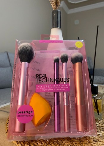 Real Techniques