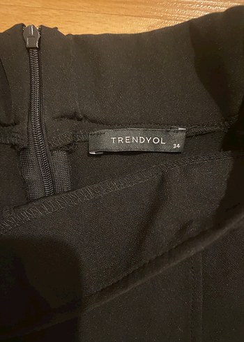 Siyah Mini Yırtmaçlı Şort Etek - Görsel 4