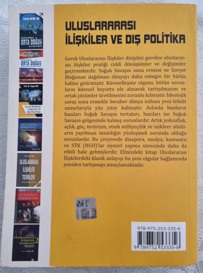 Uluslararası İlişkiler ve Dış Politika - Tayyar Arı 11.Baskı - Görsel 2