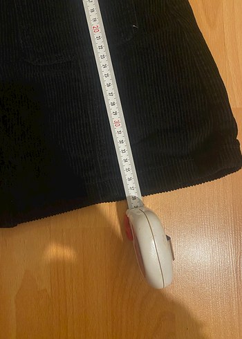 Stradivarius Düğmeli Siyah Kadife Mini Etek - Görsel 5