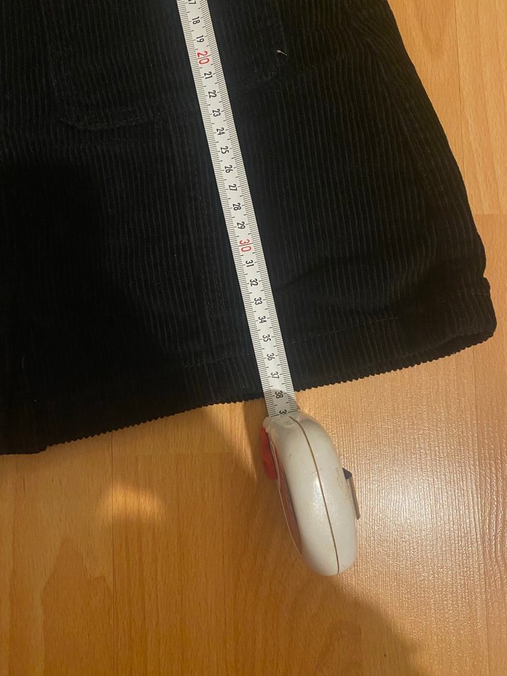 Stradivarius Düğmeli Siyah Kadife Mini Etek - Görsel 5