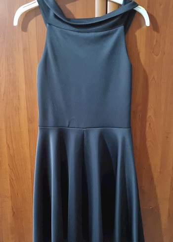 Siyah V Yaka Pilili Kısa Elbise - Görsel 3