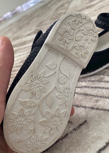 22 Beden Kız Çocuk Siyah Deri Desenli Babet Ayakkabı