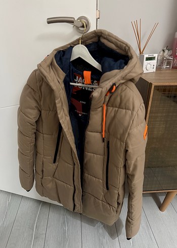 Zara Sehir Stiline Uygun Kapusonlu Sisme Mont