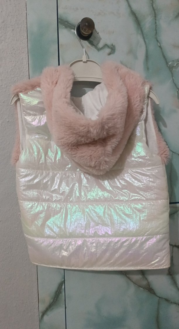 Kız Çocuk Peluş Detaylı Beyaz Yelek - Görsel 4