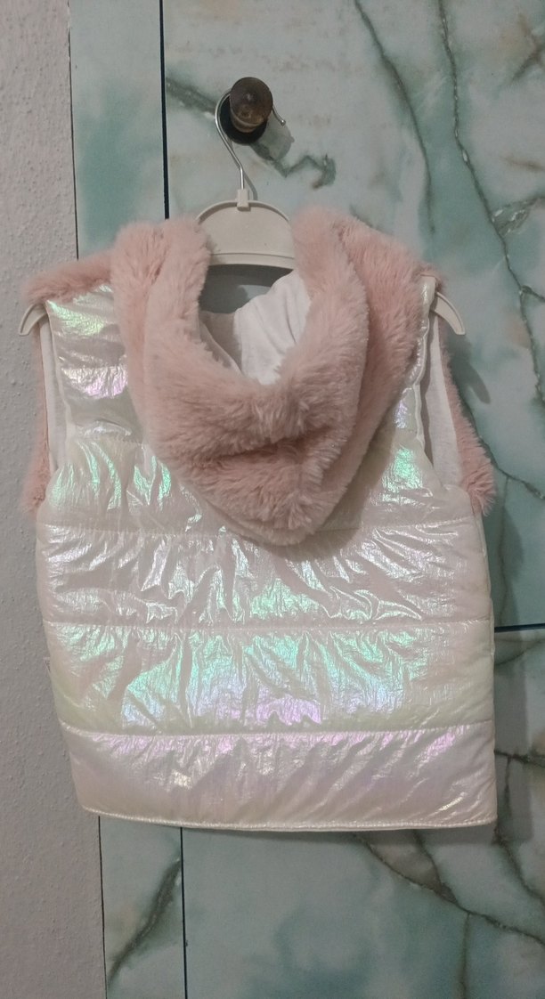 Kız Çocuk Peluş Detaylı Beyaz Yelek - Görsel 3