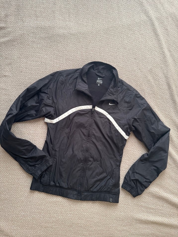 Siyah Fermuarlı Kadın Spor Ceket - Görsel 3