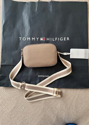 Tommy Hilfiger Çantası - Görsel 2
