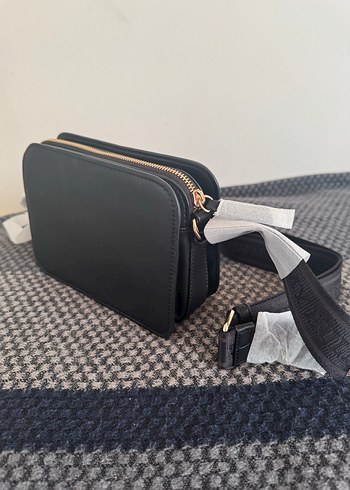  Beden siyah Renk Tommy Hilfiger çanta