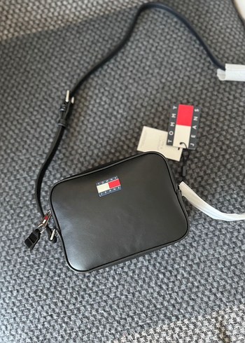 Tommy Hilfiger Siyah Kadın Deri Çapraz Çanta - Görsel 5