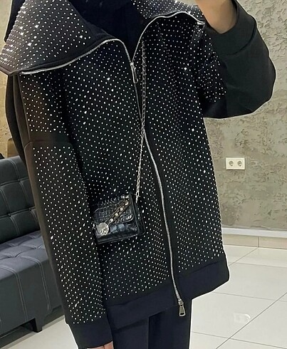 Diğer FUL TAŞLI SCUBA SİYAH TAKIM