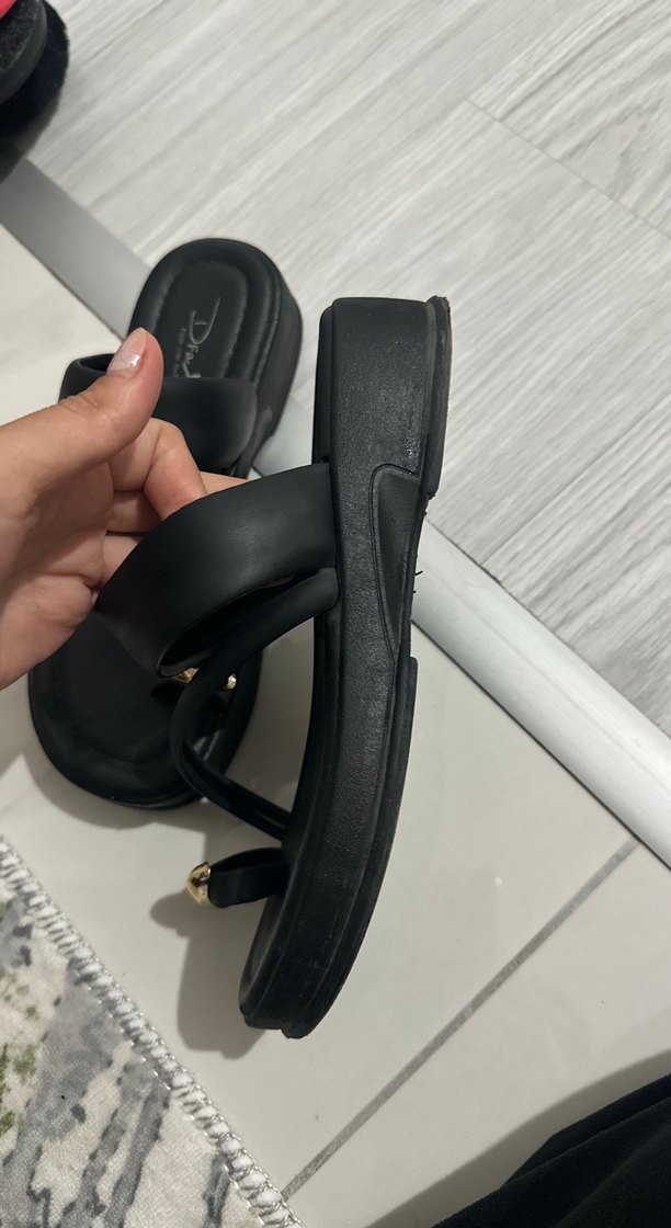 Tokalı Siyah Dolgu Topuklu Kadın Terlik - Görsel 3