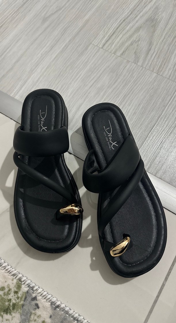 Tokalı Siyah Dolgu Topuklu Kadın Terlik - Görsel 2