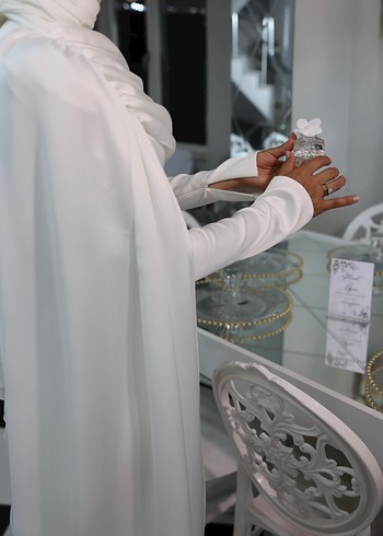 Beyaz Uzun Drapeli Özel gün elbise - Görsel 2