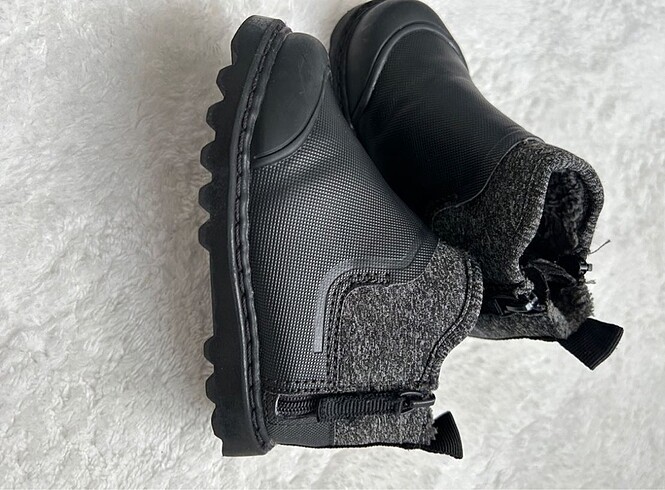 22 Beden Zara unisex 22 numara bebek botu
