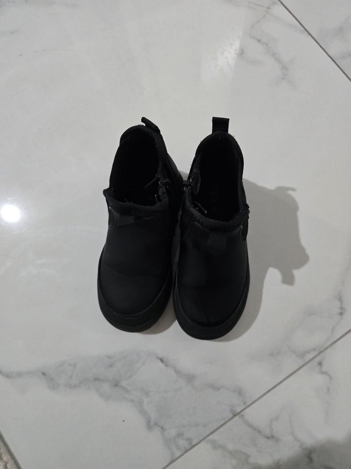 ZARA Unisex Çocuk Siyah Kauçuk Bot - Görsel 3