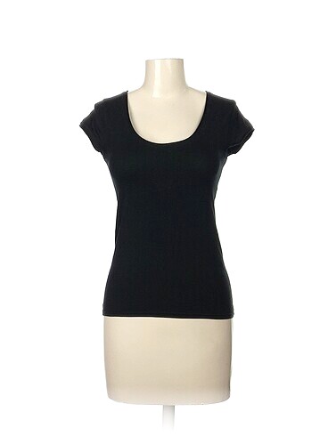 Zara T-shirt %70 İndirimli.