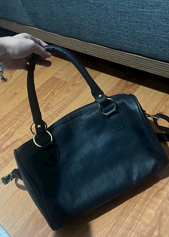 Zara Kadın Siyah Deri Tokalı Çanta