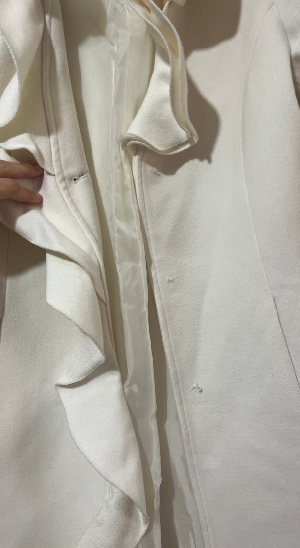 Fırfırlı Beyaz Kaban - Görsel 5