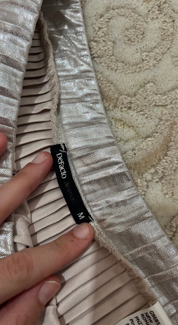 Parlak Bej Pilili Midi Etek - Görsel 4