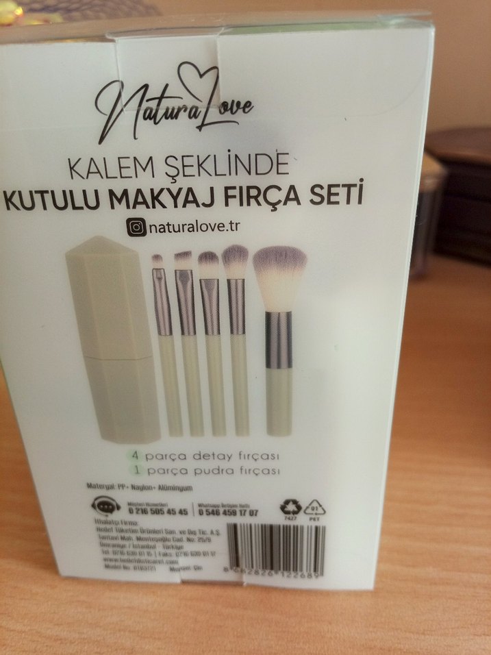 Pastel Bej Kutulu Makyaj Fırça Seti - Görsel 2