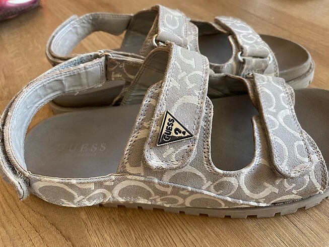 39 Beden gri Renk GUESS SANDALET