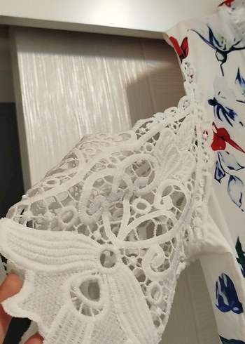 xxl Beden beyaz Renk Kadın Beyaz Çiçek Desenli V Yaka Dantelli Kısa Kollu Bluz