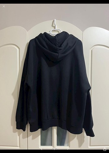 38 Beden Bershka Siyah Kapüşonlu Rahat Kesim Sweatshirt