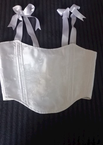 Beyaz Saten Strappy Kadın Büstiyer, gelin korsesi