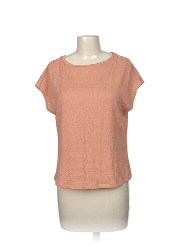 Diğer T-shirt %70 İndirimli.