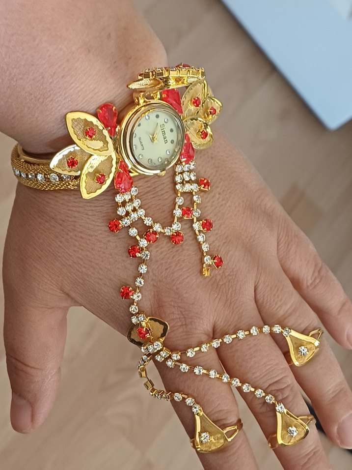 İşlemeli Boncuklu Altın Renk Kadın El Zinciri - Görsel 4