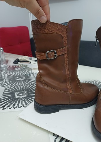 32 Beden 32 numara kız çocuk bot