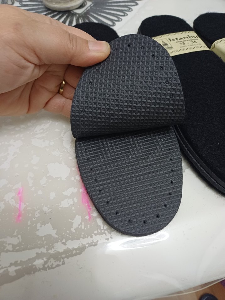 35-36 siyah delikli kece - Görsel 2