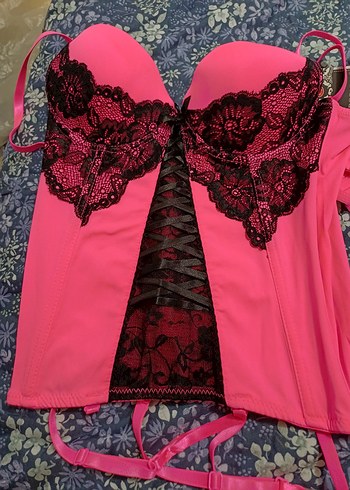Pembe Gotik Dantel Detaylı Midi Sütyen