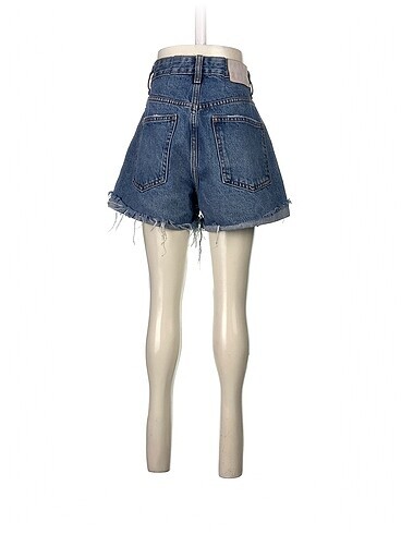 36 Beden Pull and Bear Mini Şort %70 İndirimli.