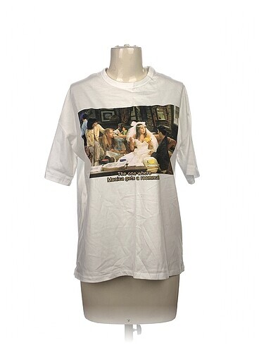 Zara T-shirt %70 İndirimli.