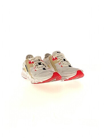 Puma Puma Spor Ayakkabı %70 İndirimli.