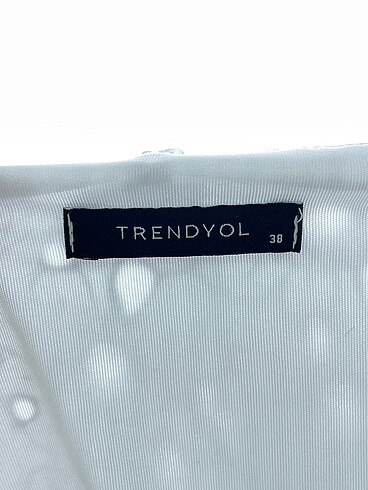 38 Beden beyaz Renk Trendyol & Milla Kısa Elbise %70 İndirimli.