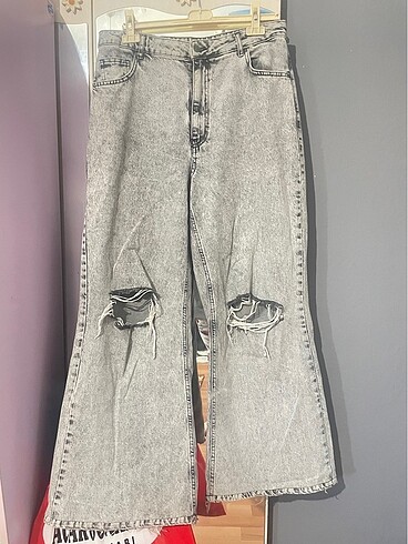 Oversize yırtık jean