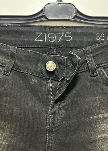 Düğmeli Siyah Baskılı Kadın Kot Pantolon - Görsel 2