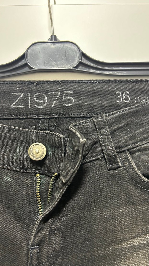 Düğmeli Siyah Baskılı Kadın Kot Pantolon - Görsel 3