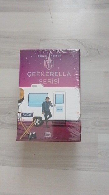  Geekerella 3'lü kutu seti 