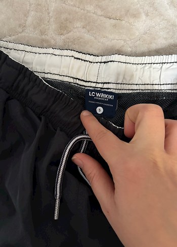 Erkek Siyah Rahat Kesim Mini Şort - Görsel 2