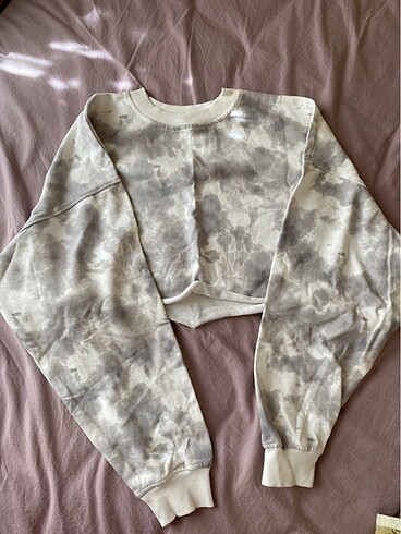 batik crop sweatshirt